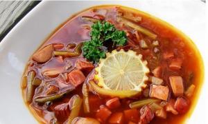 Как варить сборную суп-солянку: готовим русское блюдо С копчеными ребрышками